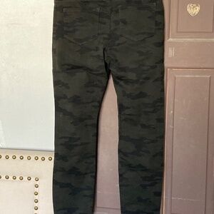 Lee's Camo print dream leggings sz 12